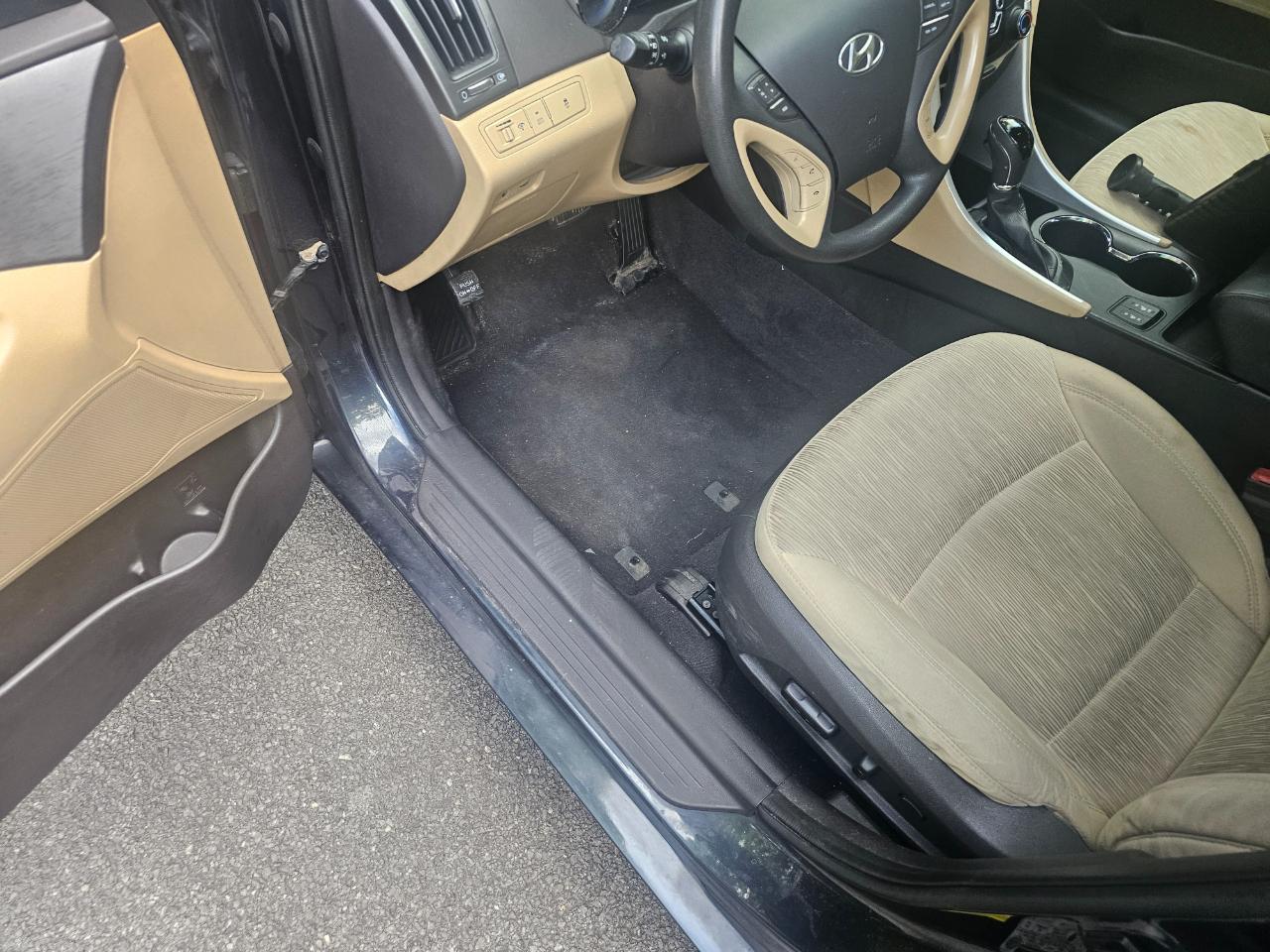 Hyundai Sonata 4dr Sdn 2.4L Auto GLS 2013