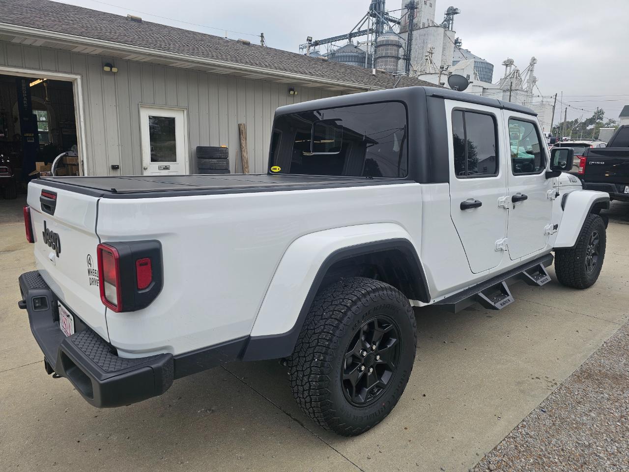 Jeep Gladiator Willys 4x4 2023