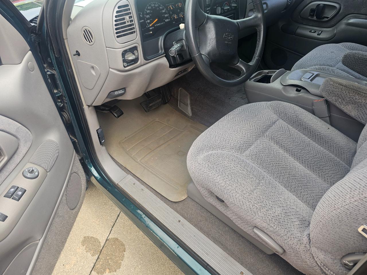 Chevrolet C/K 1500 Ext Cab 141.5" WB 4WD 1998