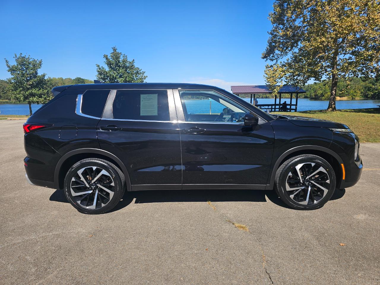 Mitsubishi Outlander SE Launch Edition S-AWC 2022