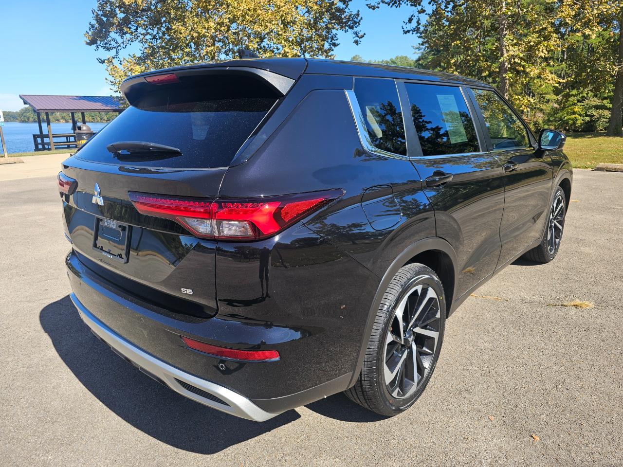 Mitsubishi Outlander SE Launch Edition S-AWC 2022