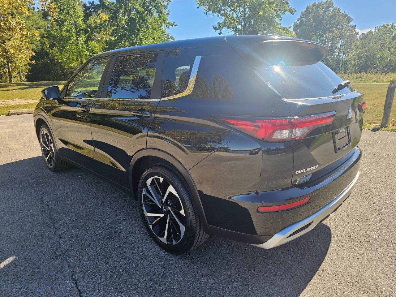 Mitsubishi Outlander SE Launch Edition S-AWC 2022