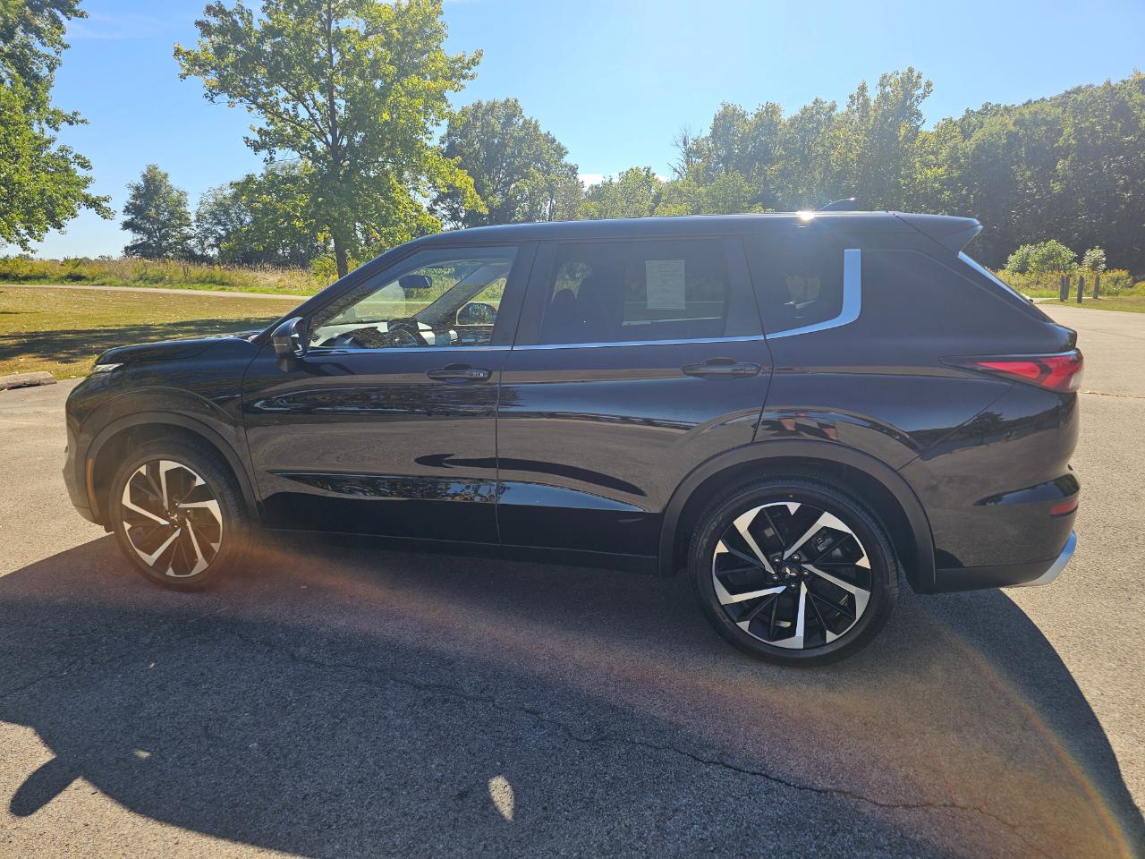 Mitsubishi Outlander SE Launch Edition S-AWC 2022