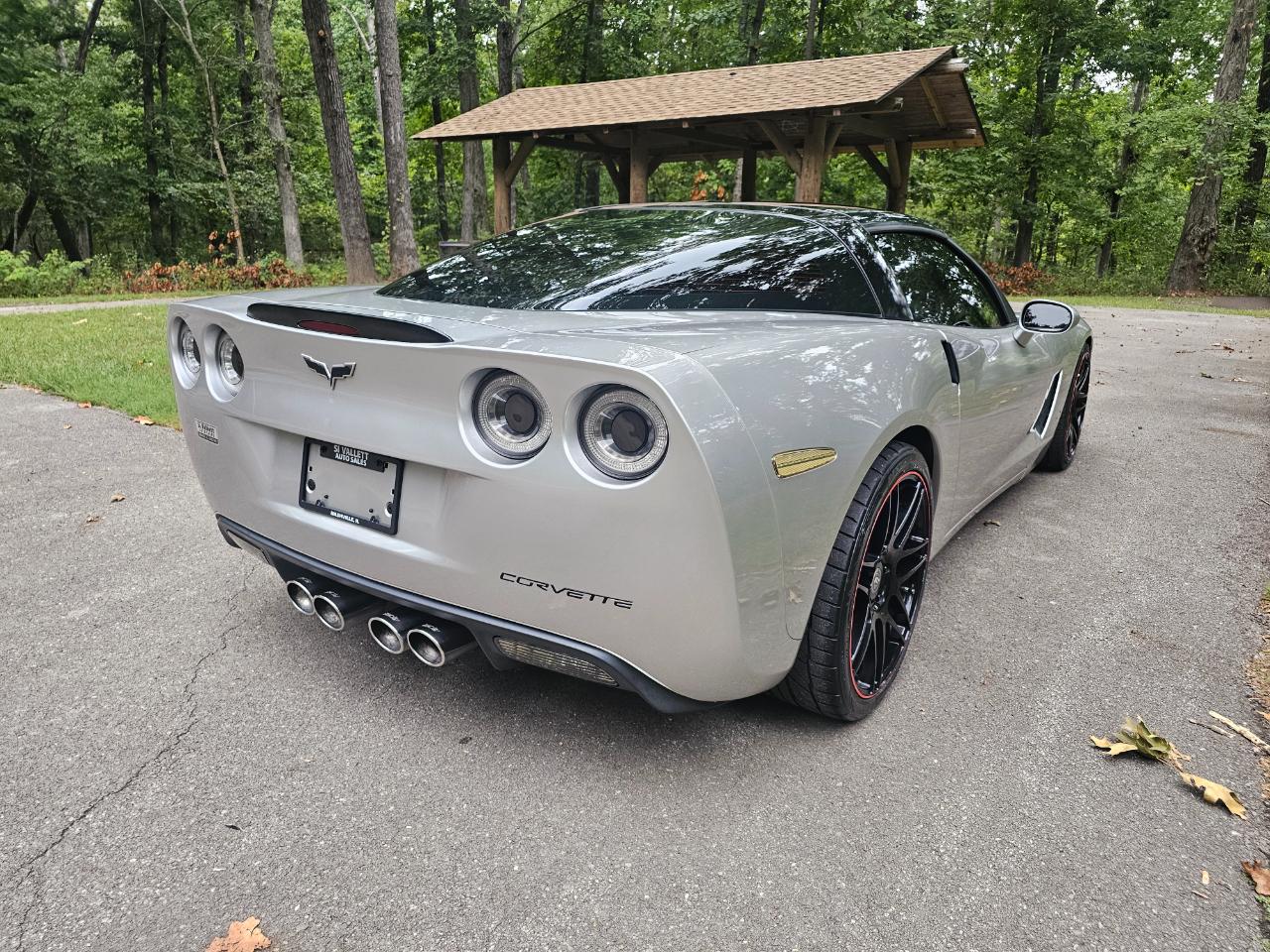 Chevrolet Corvette 2dr Cpe 2005
