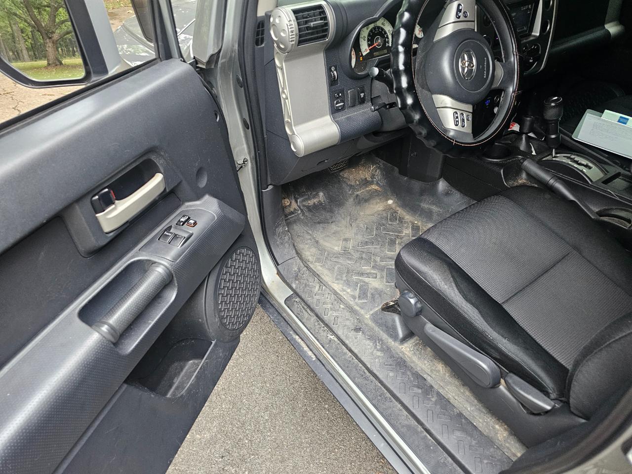 Toyota FJ Cruiser 4WD 4dr Man (Natl) 2011