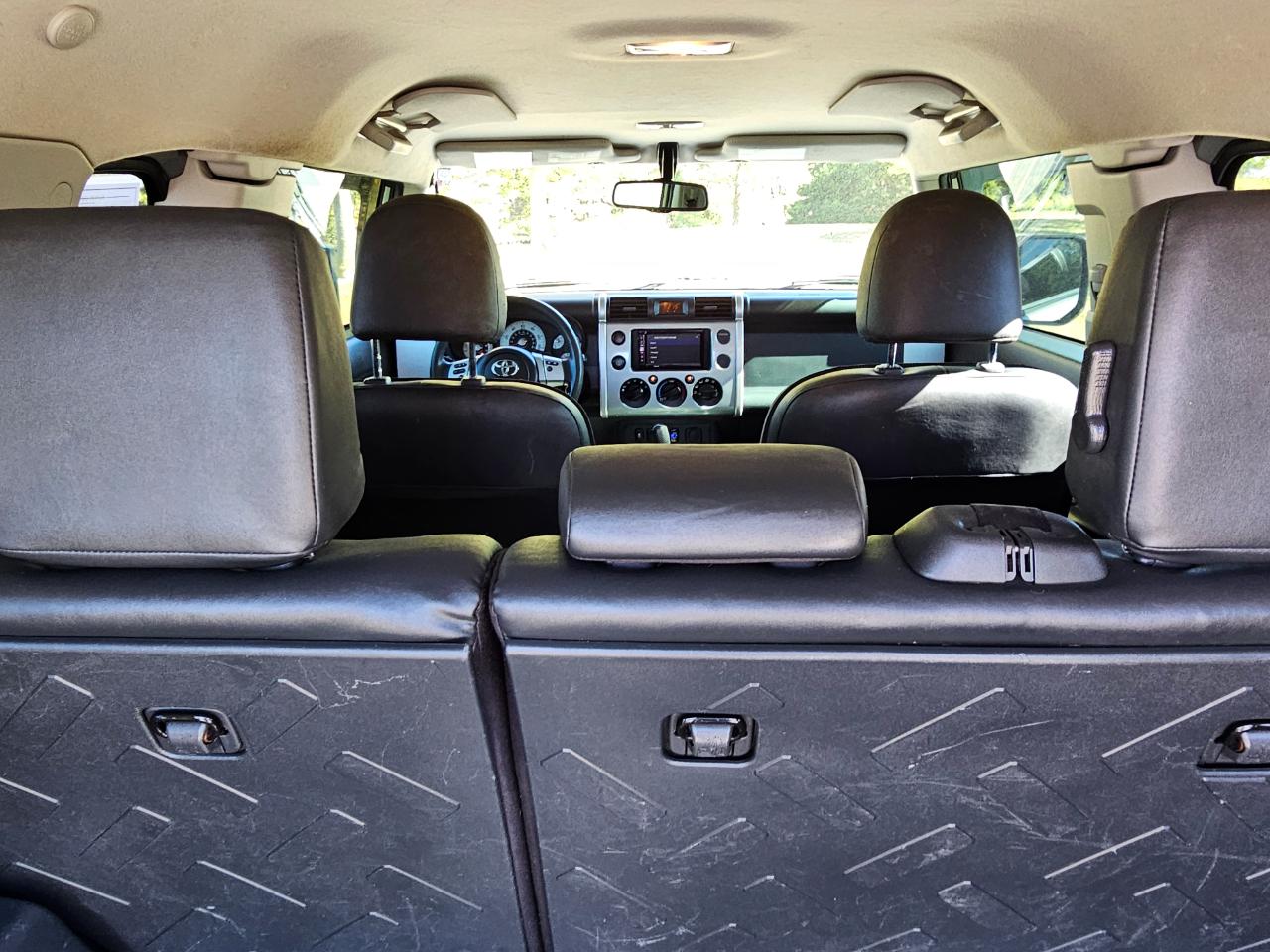 Toyota FJ Cruiser 4WD 4dr Man (Natl) 2011