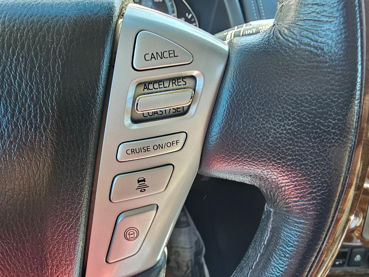 Infiniti QX80 4WD 4dr 2015
