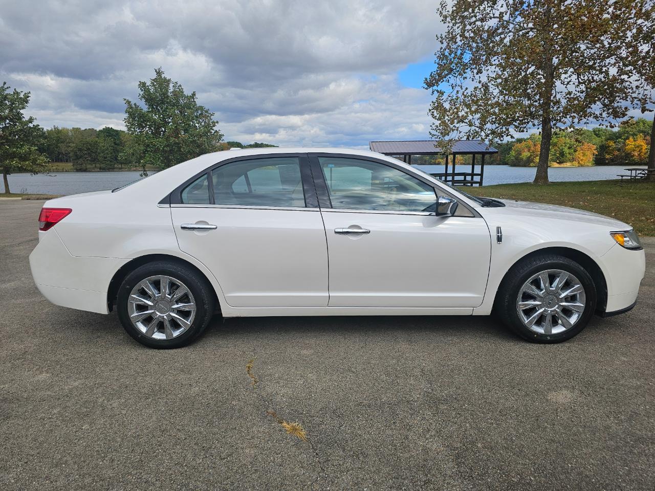Lincoln MKZ 4dr Sdn AWD 2011