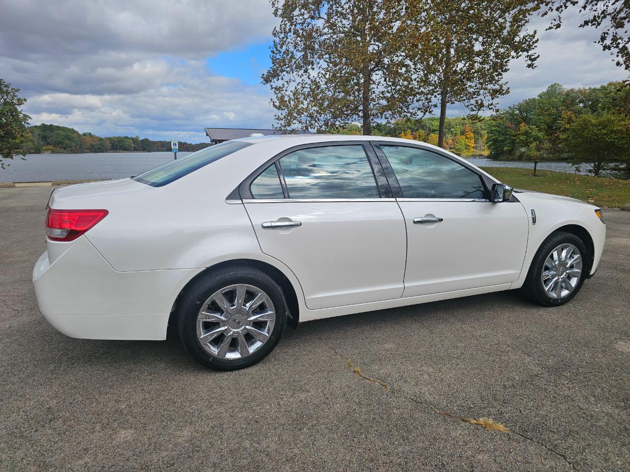 Lincoln MKZ 4dr Sdn AWD 2011