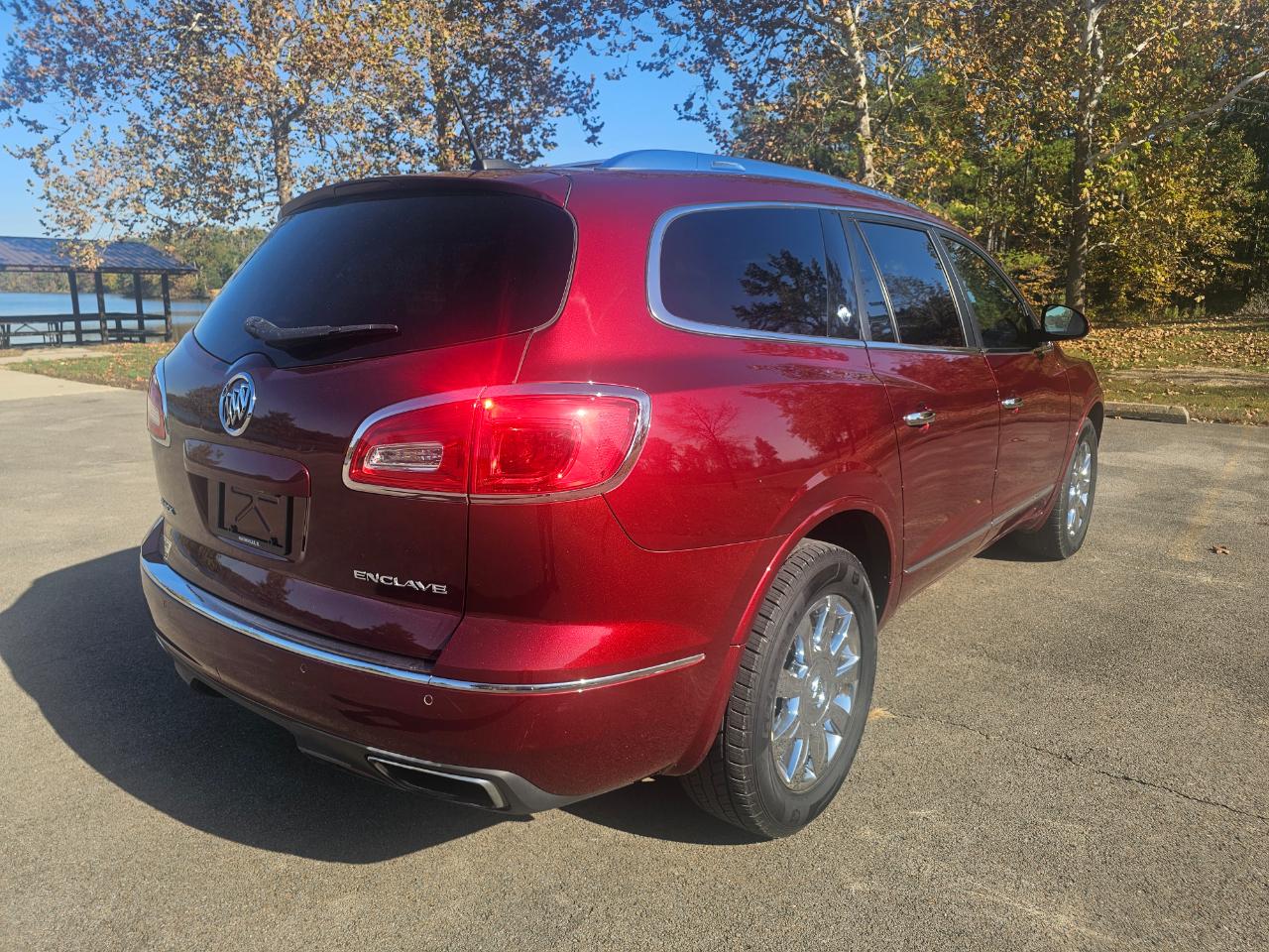 Buick Enclave FWD 4dr Leather 2017
