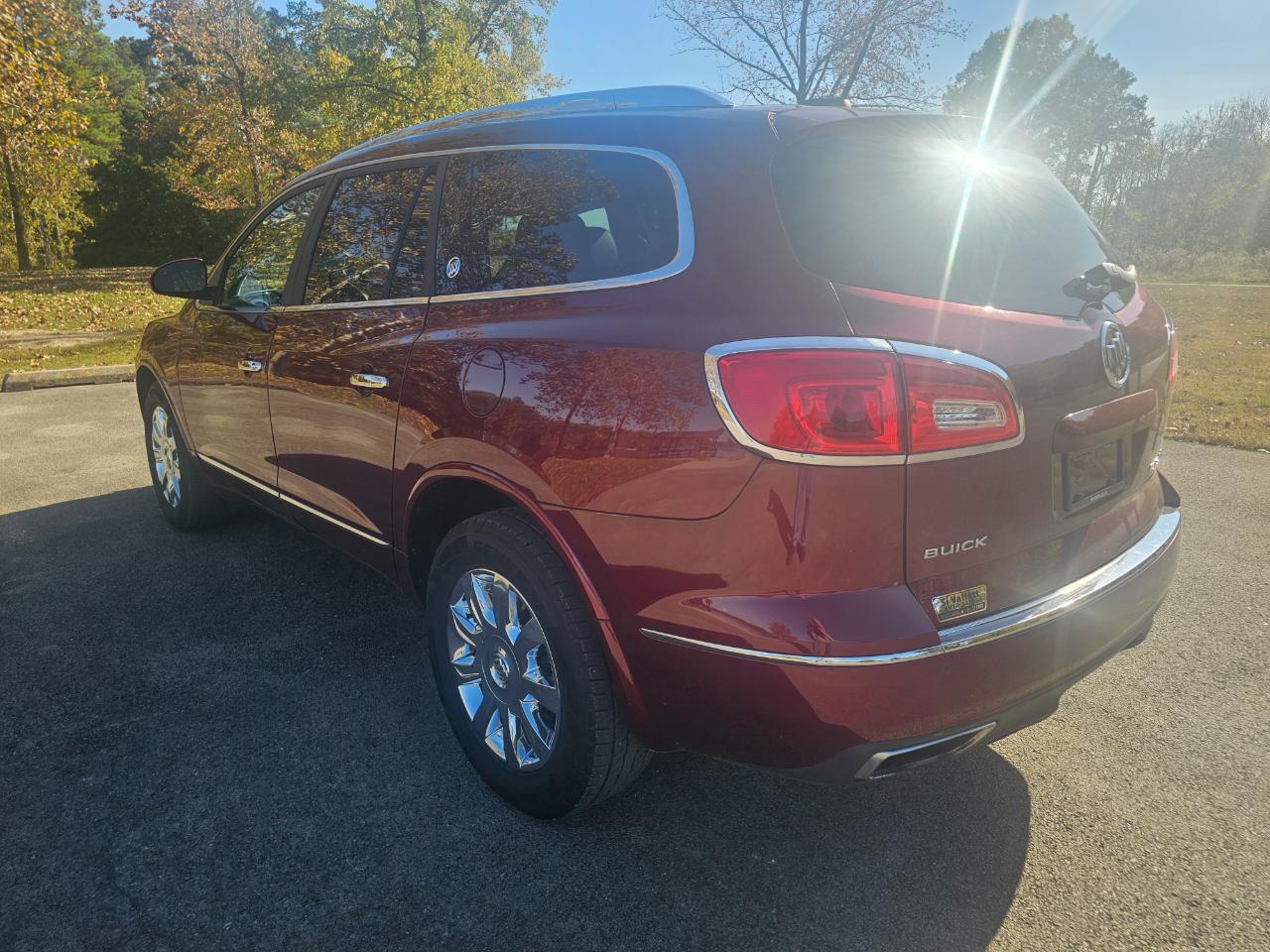 Buick Enclave FWD 4dr Leather 2017