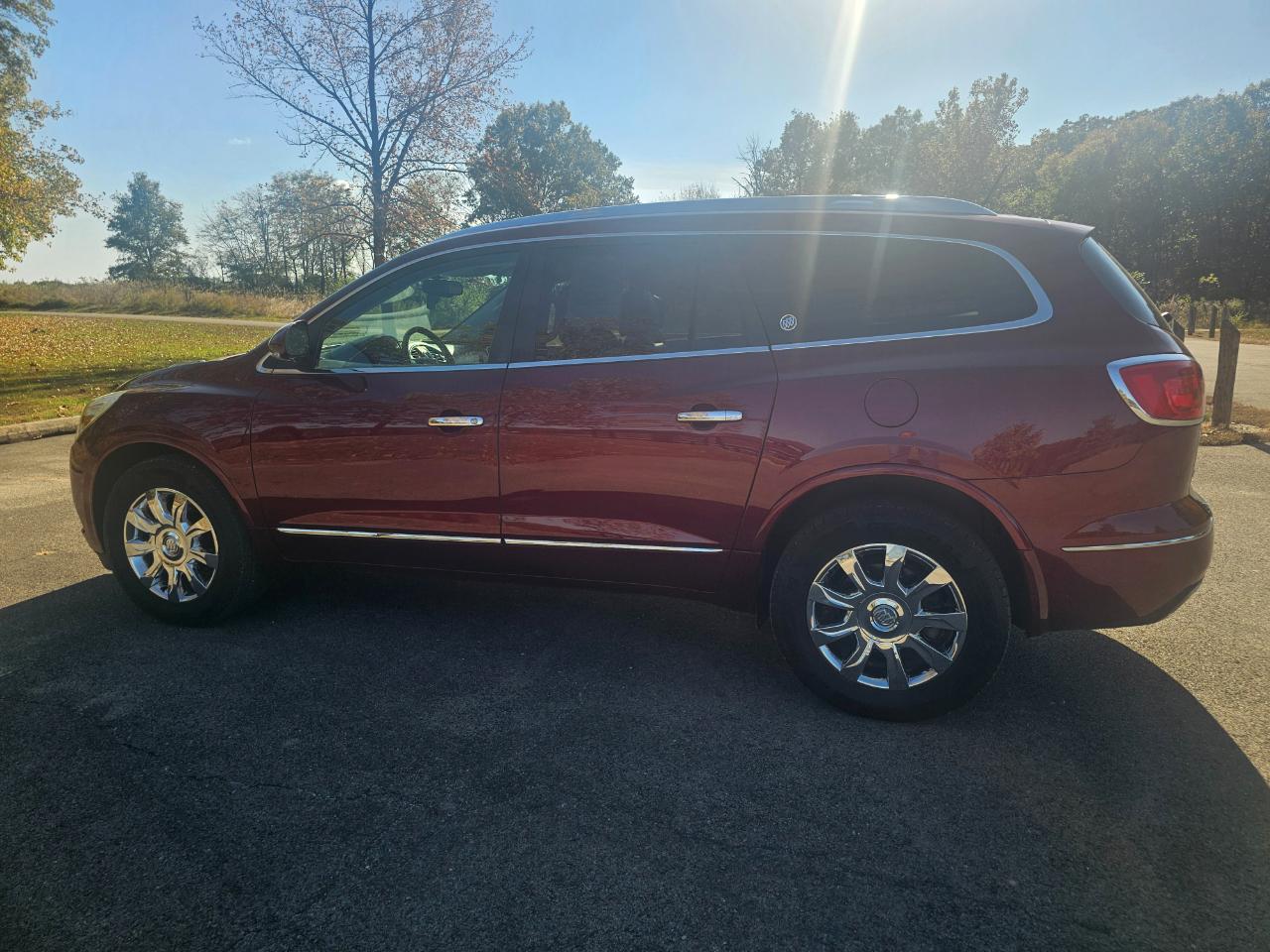 Buick Enclave FWD 4dr Leather 2017