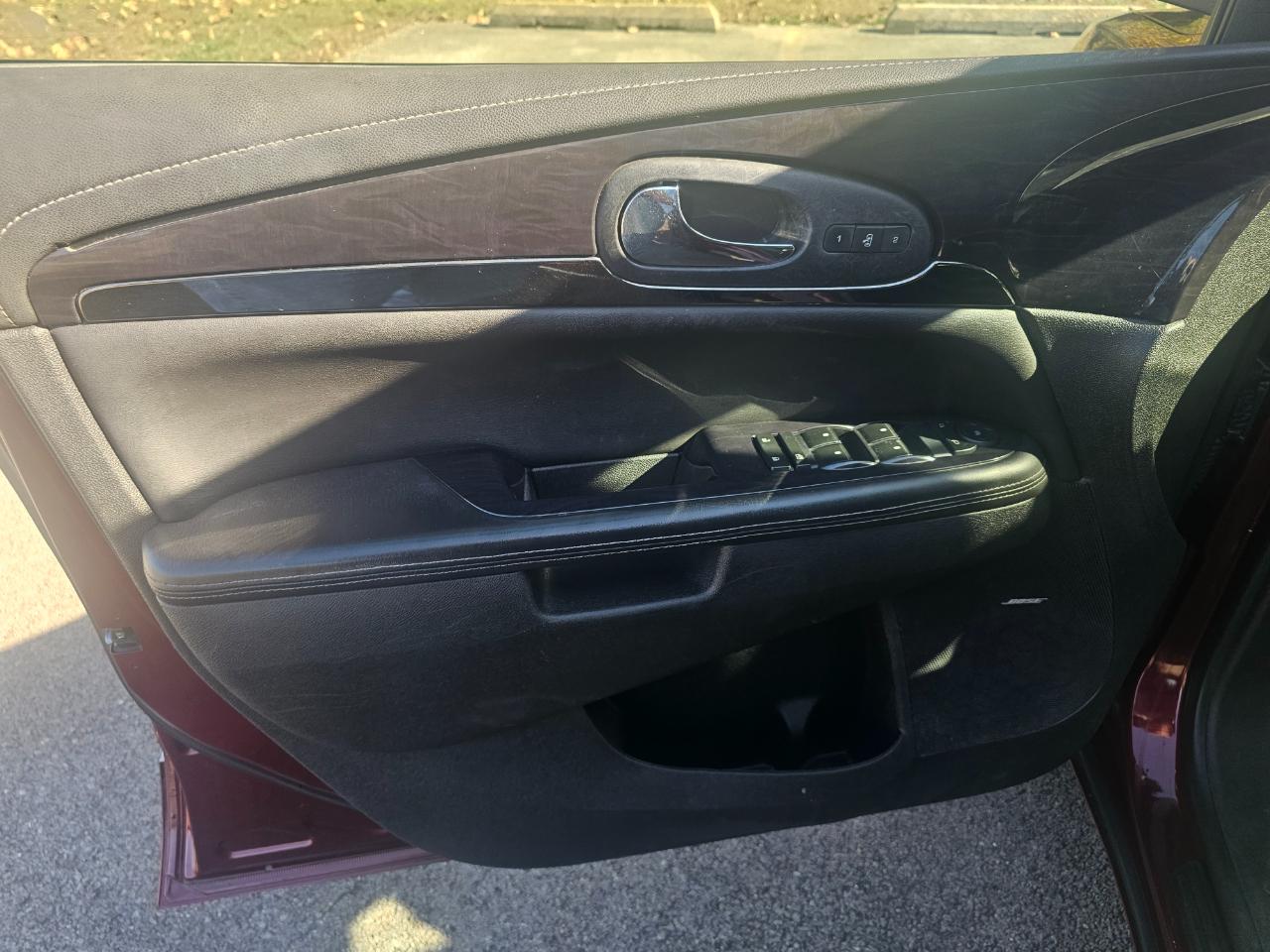 Buick Enclave FWD 4dr Leather 2017