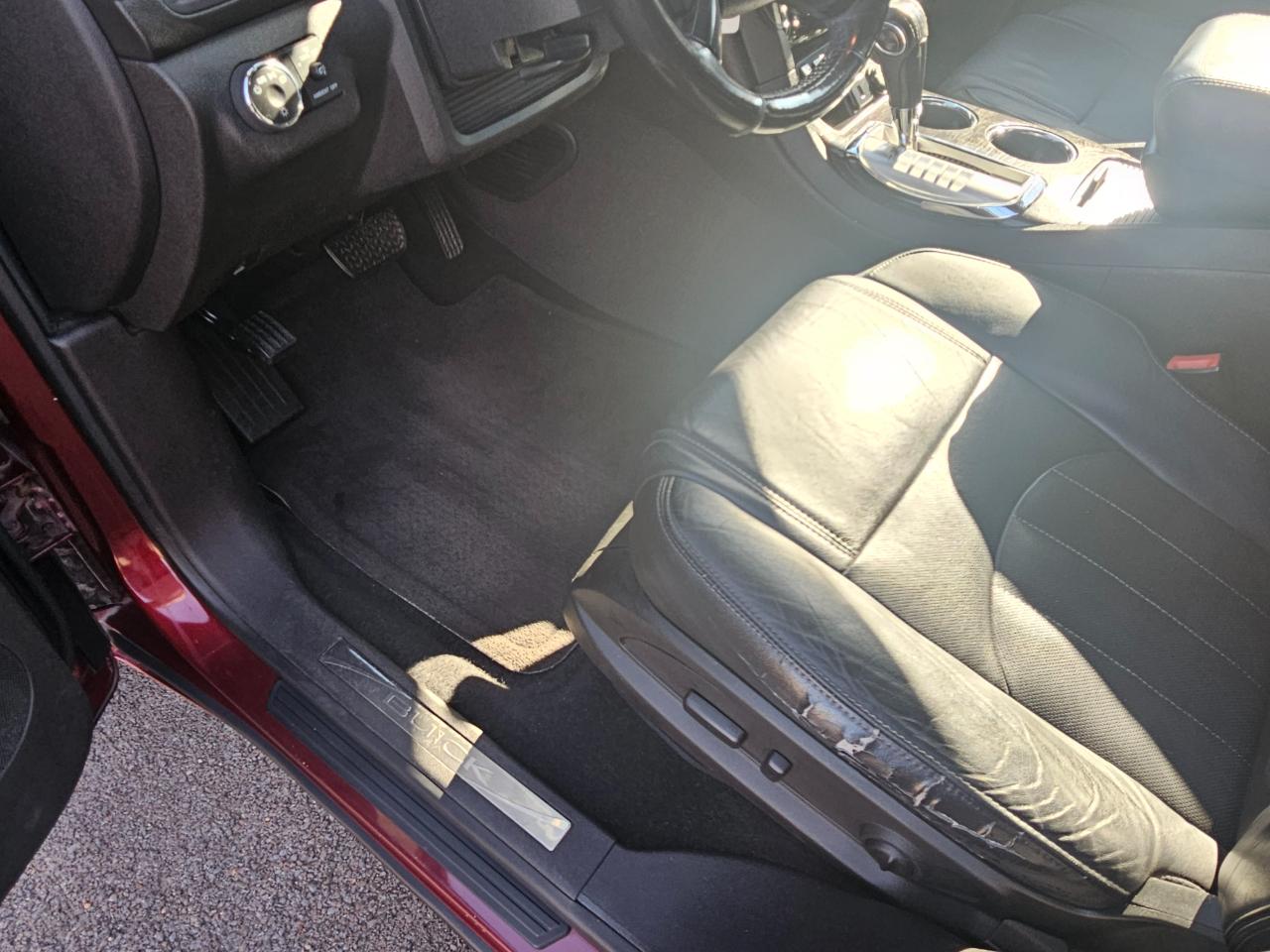 Buick Enclave FWD 4dr Leather 2017