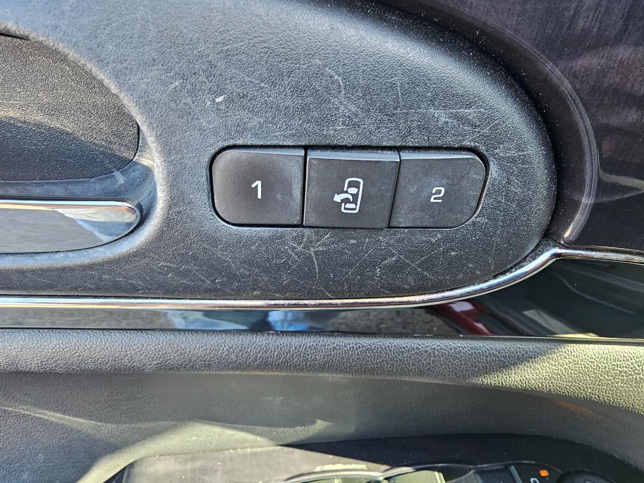 Buick Enclave FWD 4dr Leather 2017