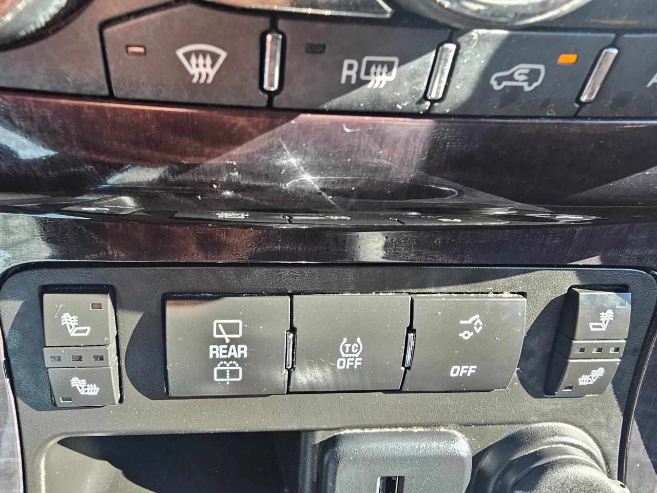 Buick Enclave FWD 4dr Leather 2017