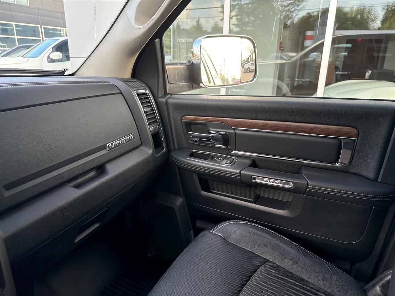 2013 Ram 2500 Laramie photo 30