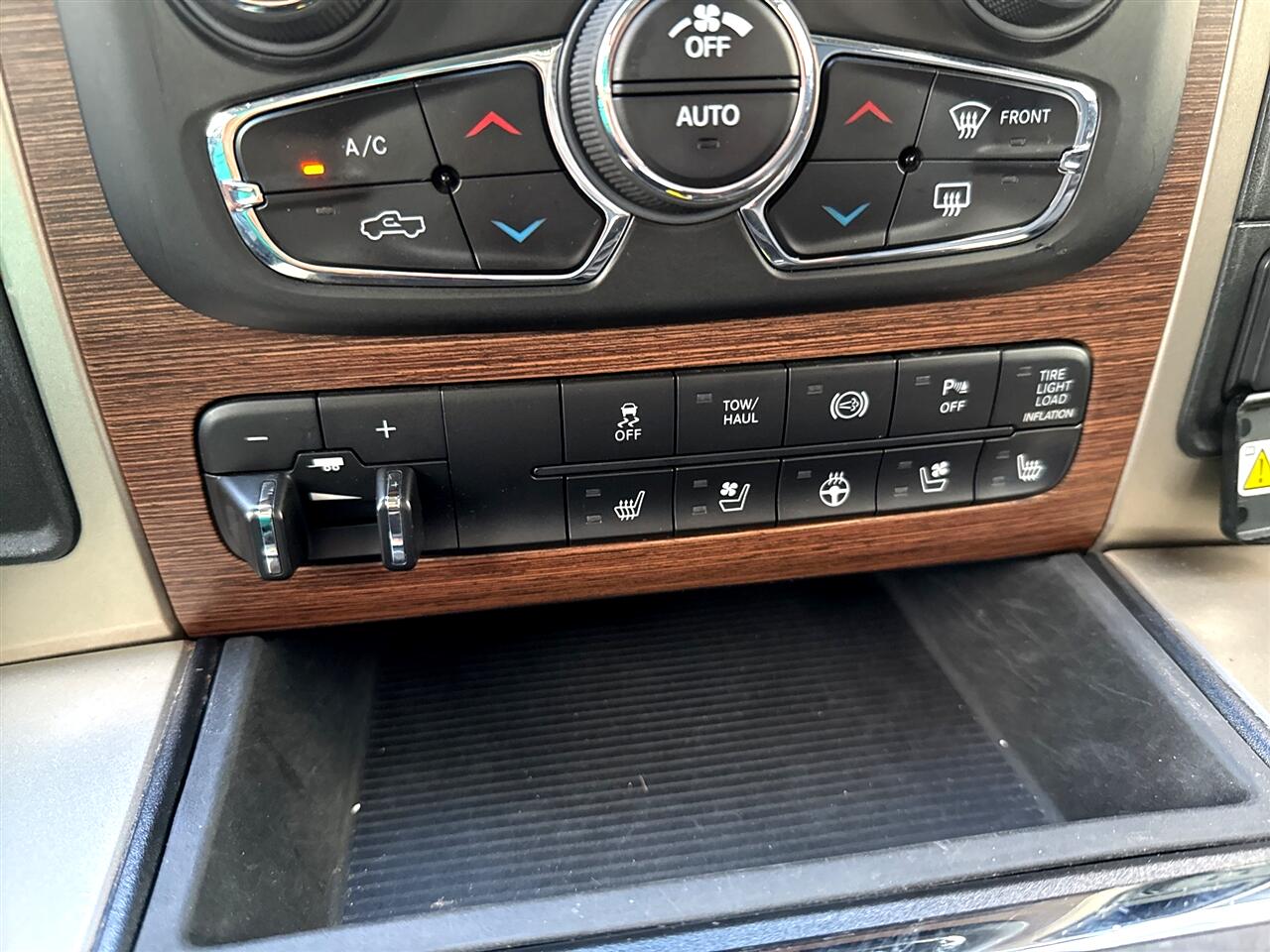 2013 Ram 2500 Laramie photo 35