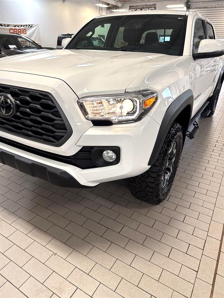 2021 Toyota Tacoma TRD Off-Road photo 3