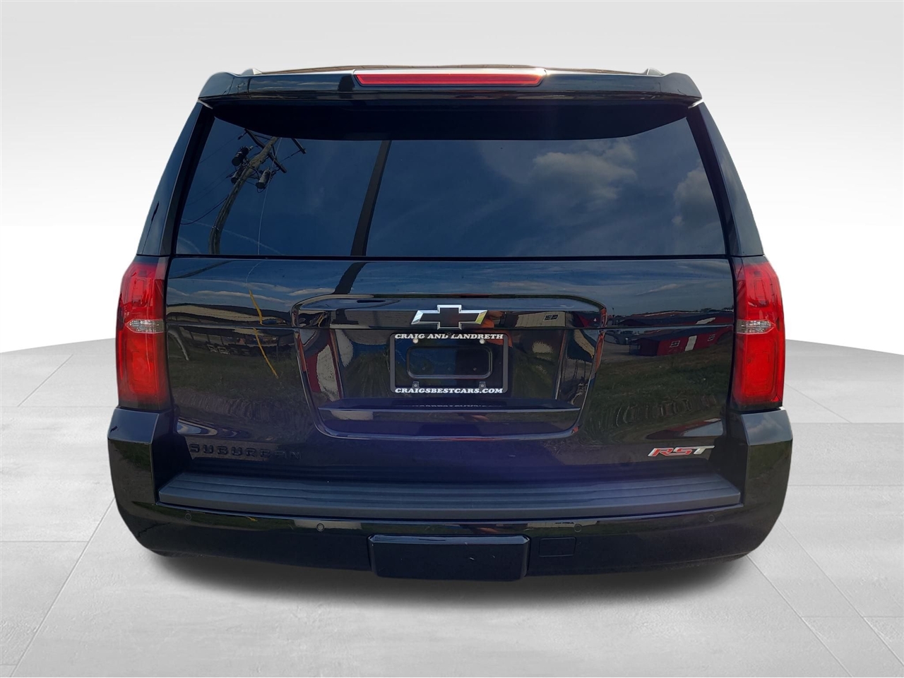 2020 Chevrolet Suburban LT photo 2