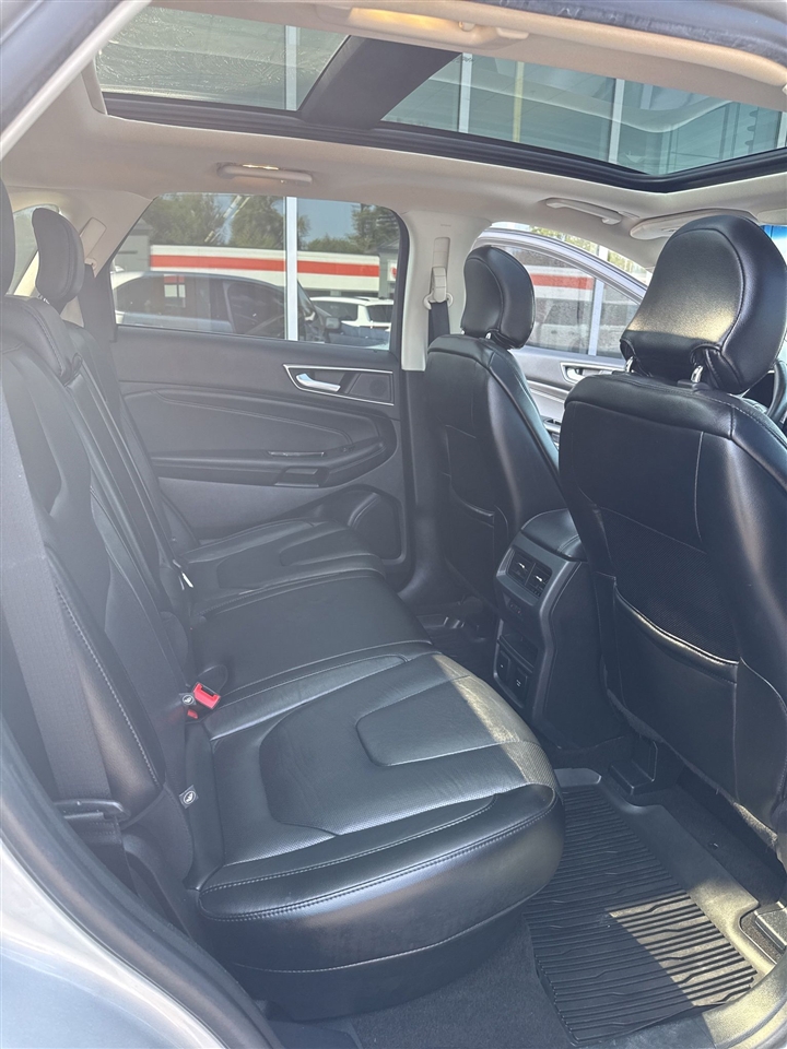 2019 Ford Edge Titanium photo 20