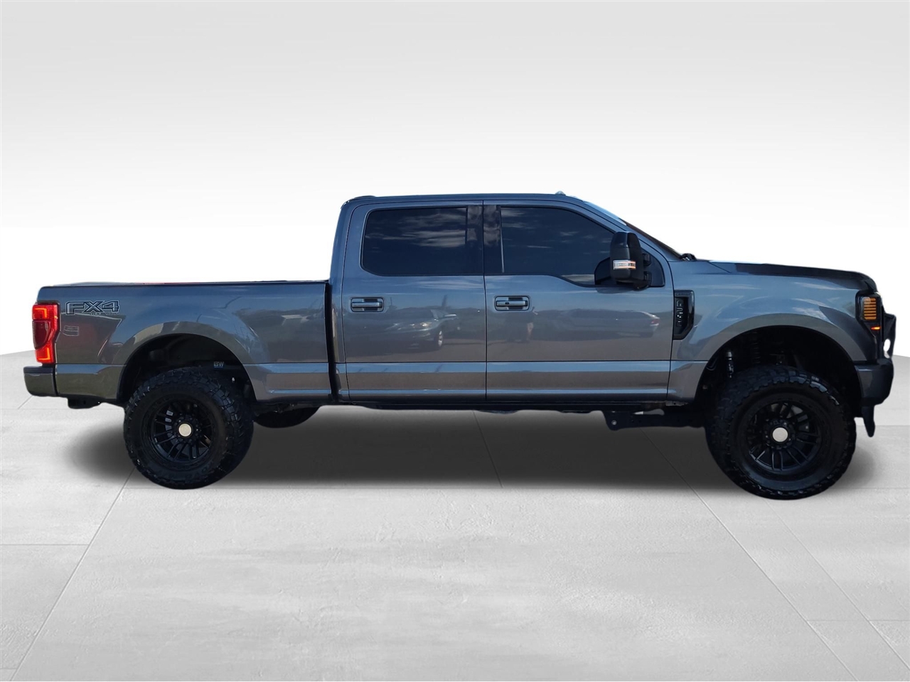 2021 Ford F-250 Lariat photo 2