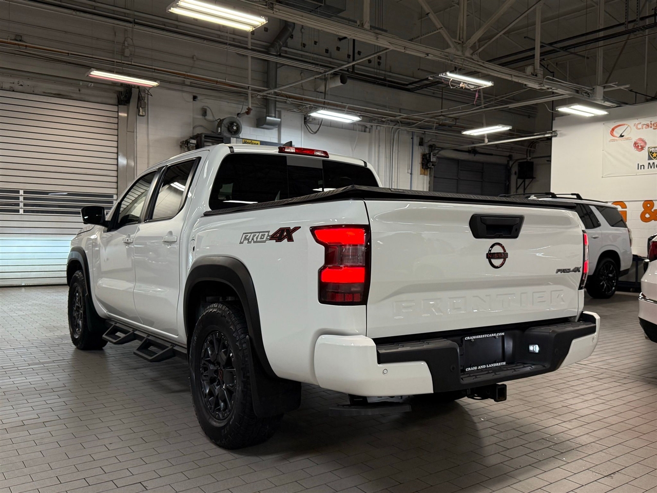 2023 Nissan Frontier Crew Cab photo 4