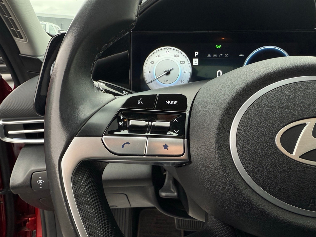 Hyundai Elantra  2024