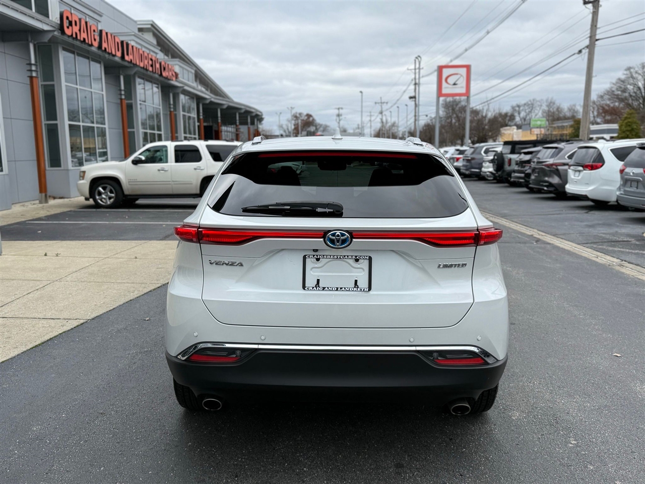 2023 Toyota Venza Limited photo 2