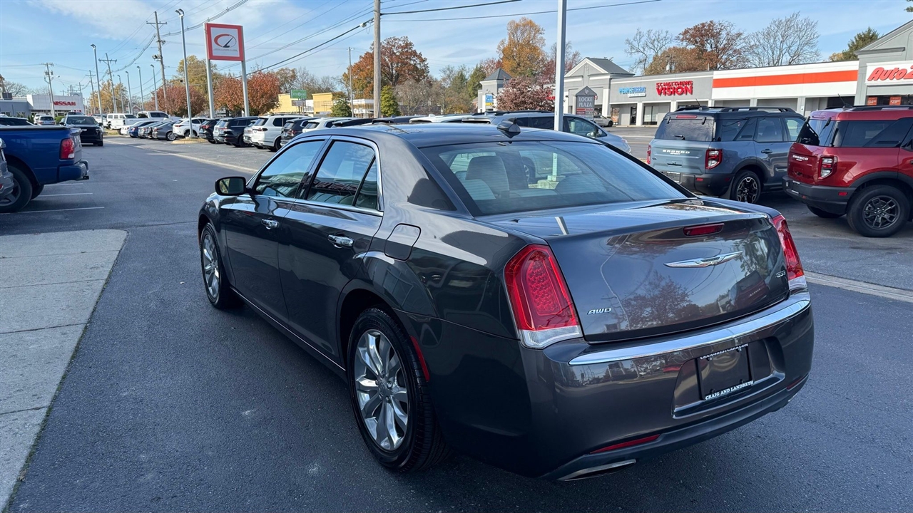Chrysler 300  2018