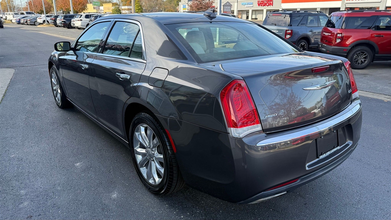 Chrysler 300  2018