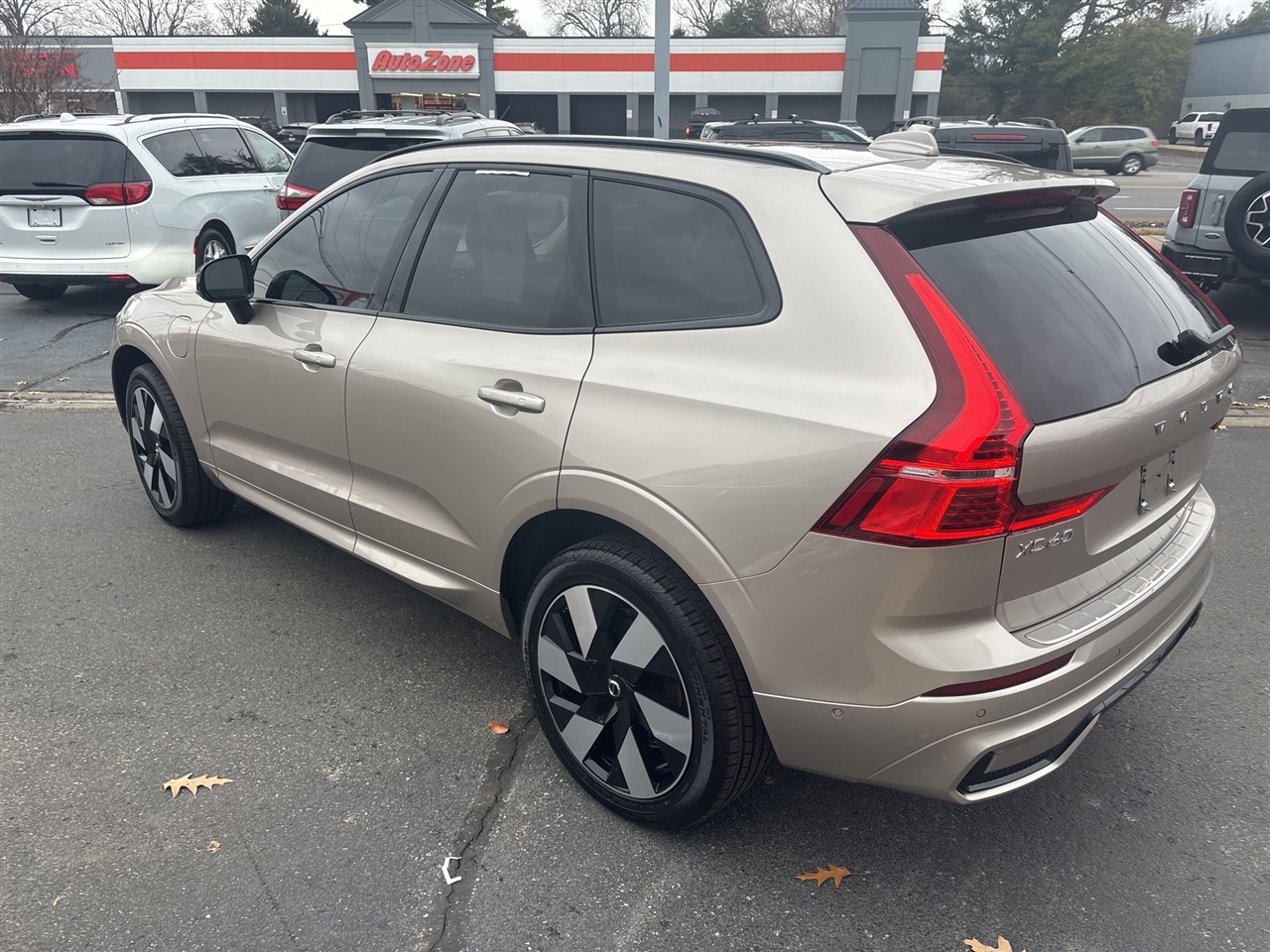 Volvo XC60  2025