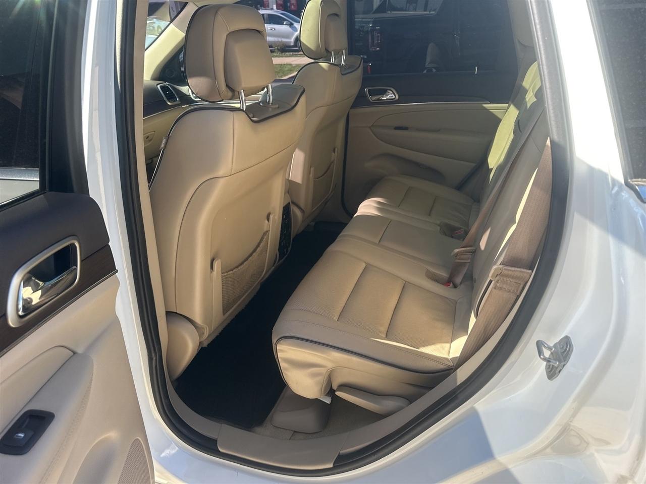 Jeep Grand Cherokee  2015