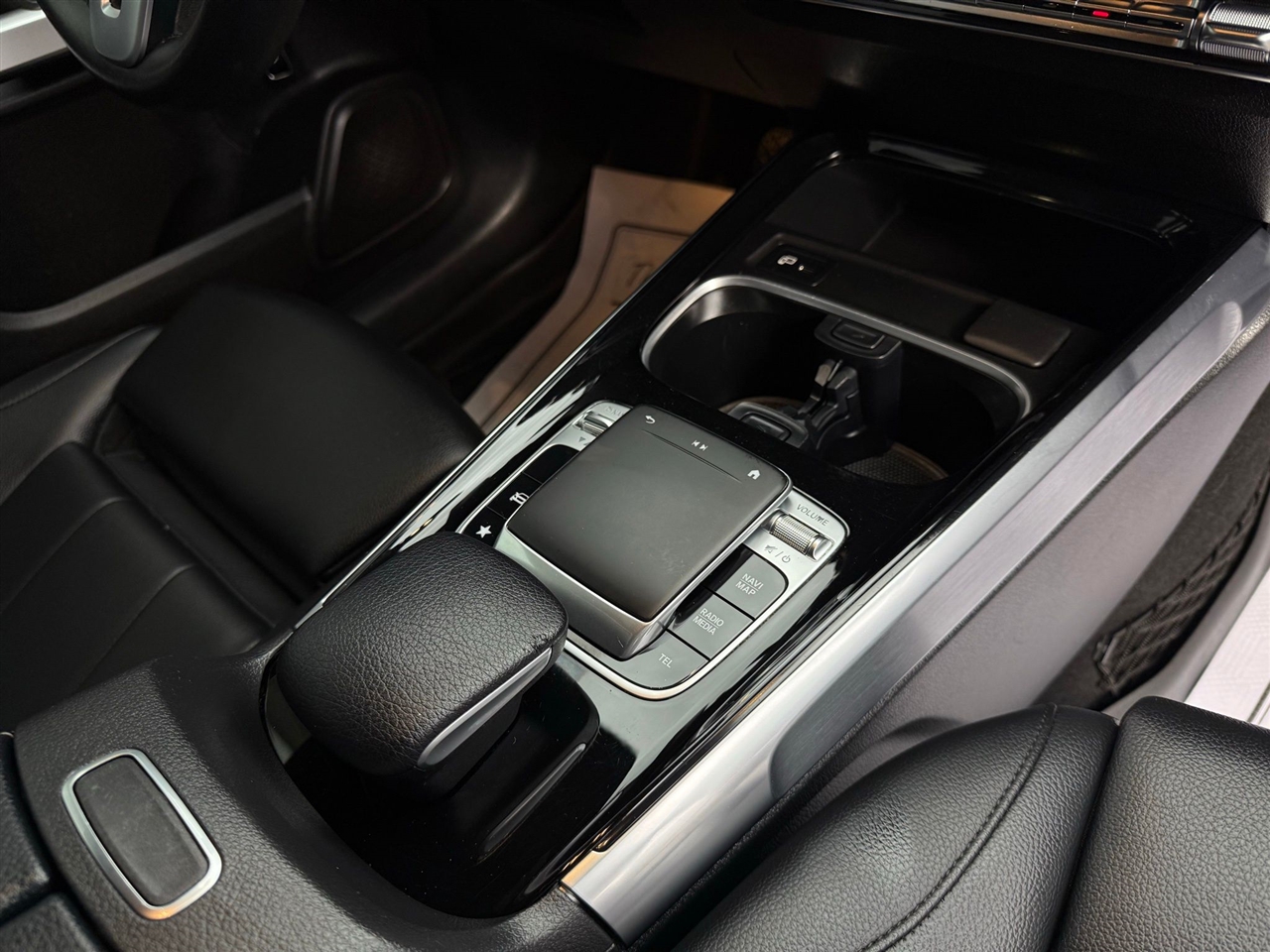 Mercedes-Benz GLB-Class  2020