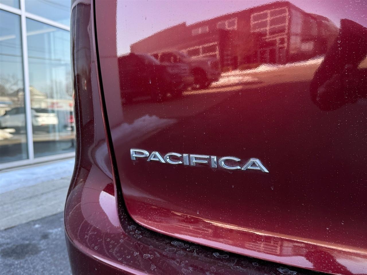 Chrysler Pacifica Hybrid  2022