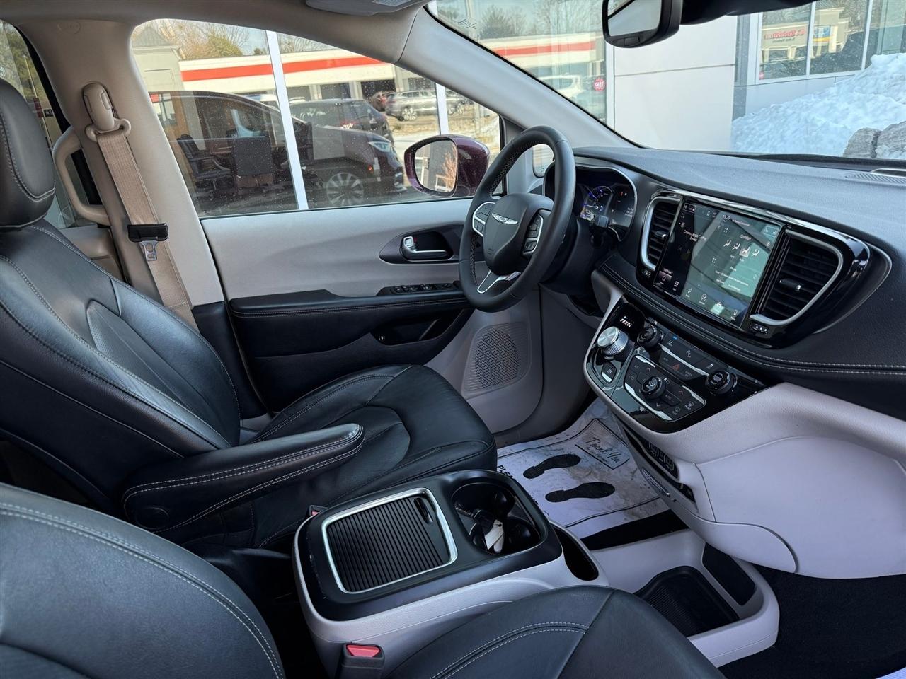 Chrysler Pacifica Hybrid  2022