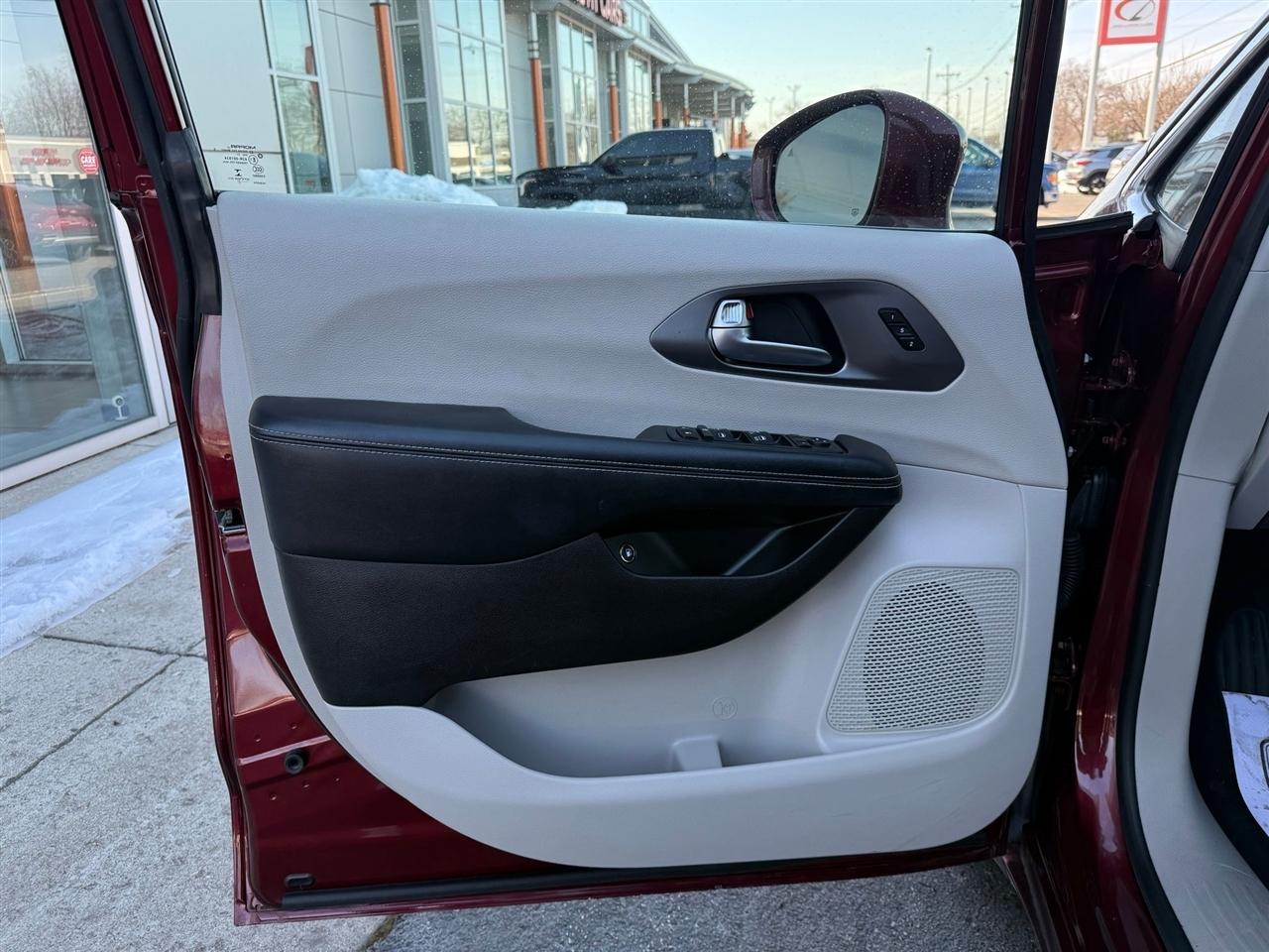 Chrysler Pacifica Hybrid  2022