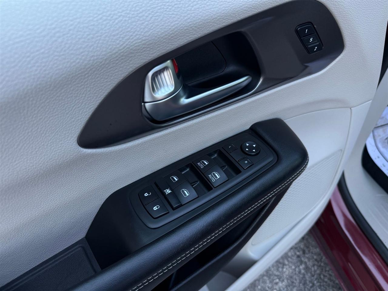 Chrysler Pacifica Hybrid  2022