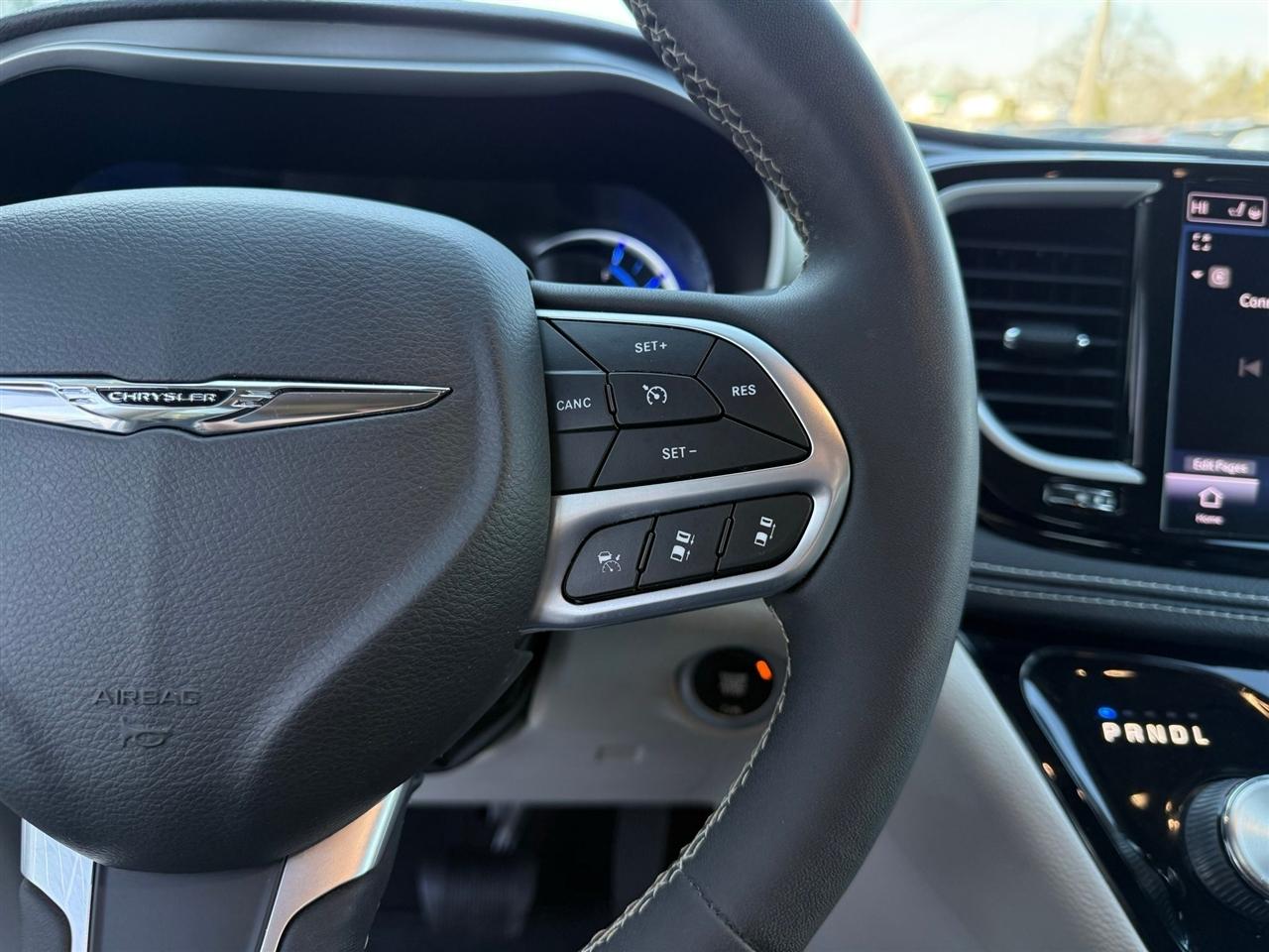 Chrysler Pacifica Hybrid  2022