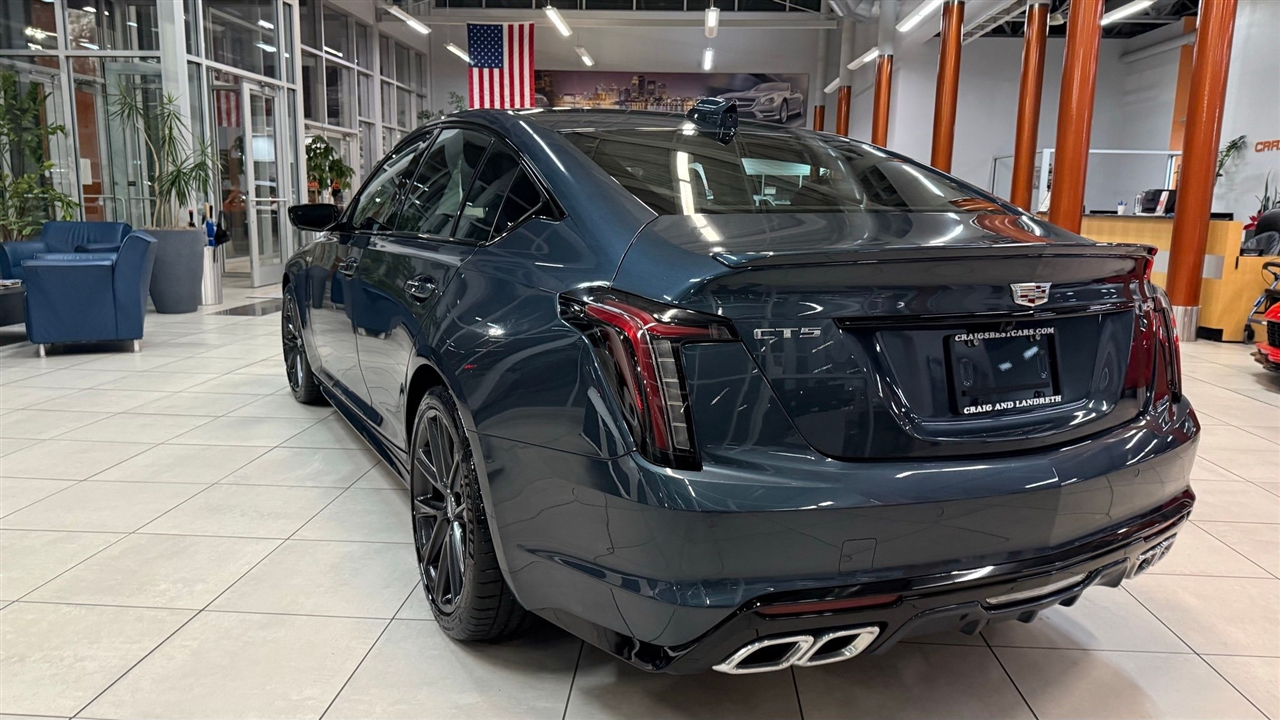 Cadillac CT5  2025