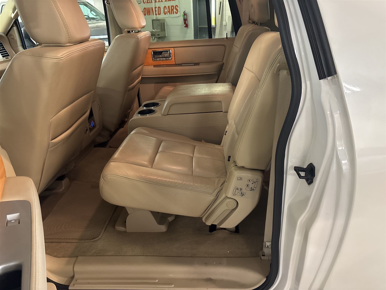 Lincoln Navigator L  2010