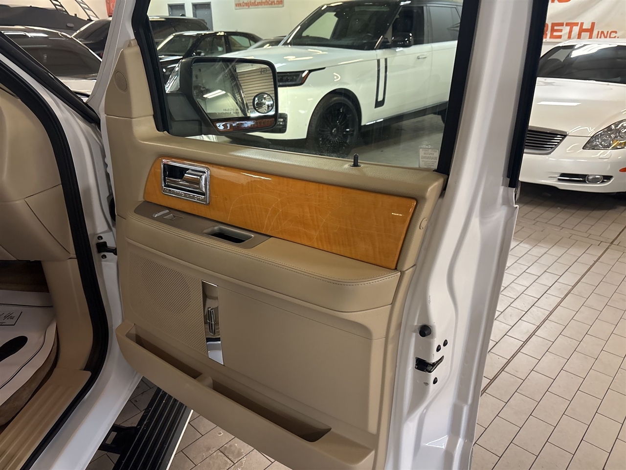 Lincoln Navigator L  2010