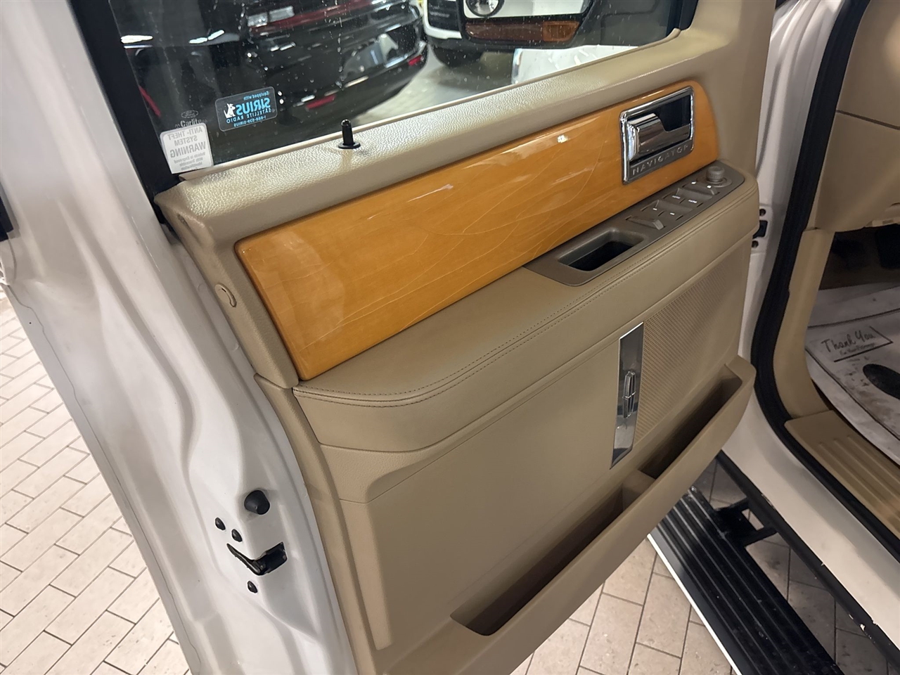 Lincoln Navigator L  2010