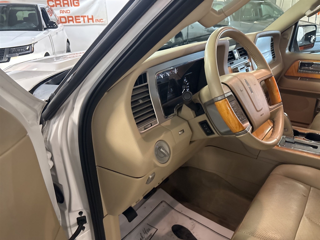 Lincoln Navigator L  2010