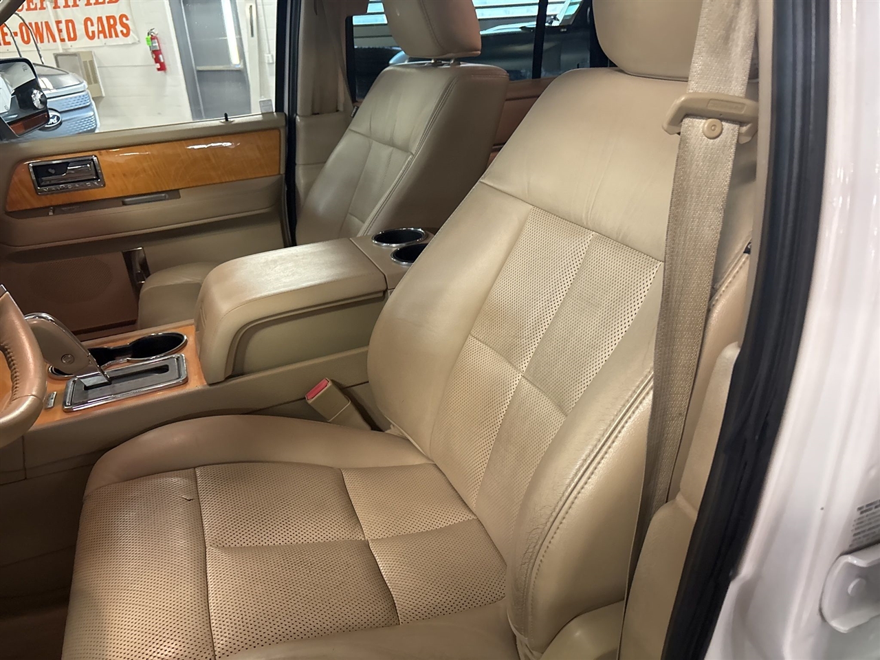 Lincoln Navigator L  2010