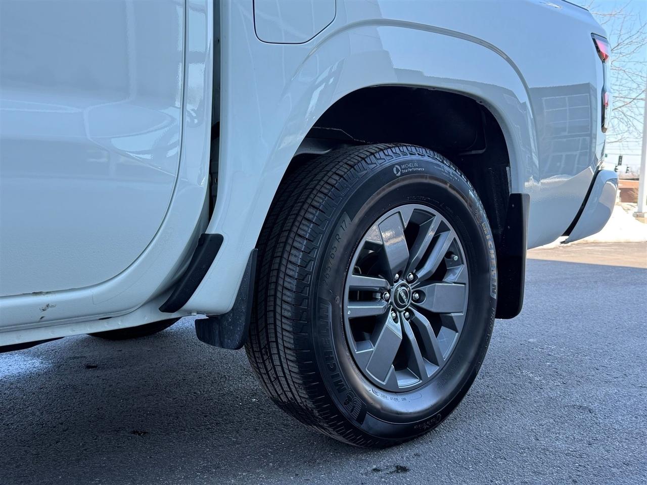 Nissan Frontier  2025