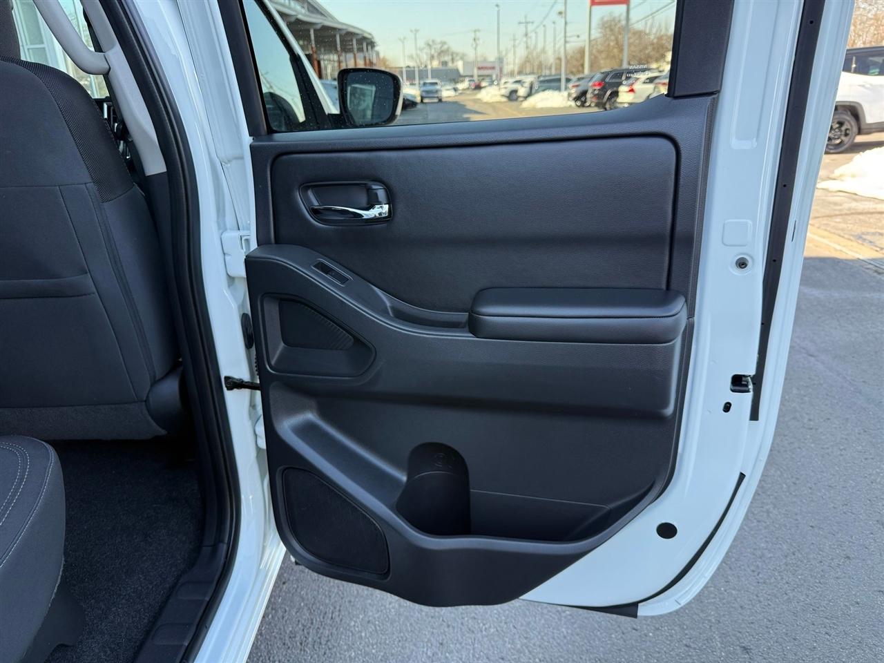 Nissan Frontier  2025