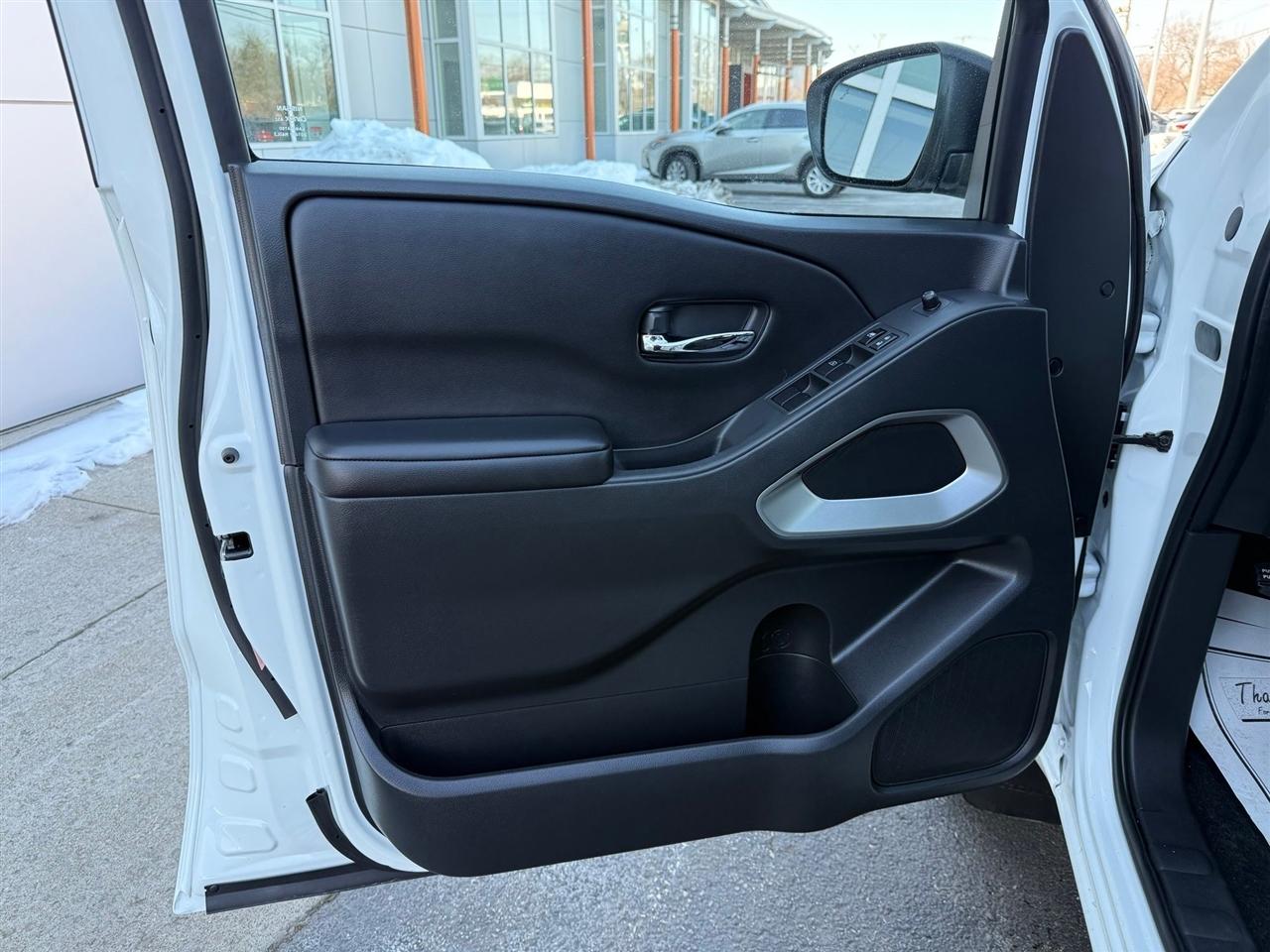 Nissan Frontier  2025