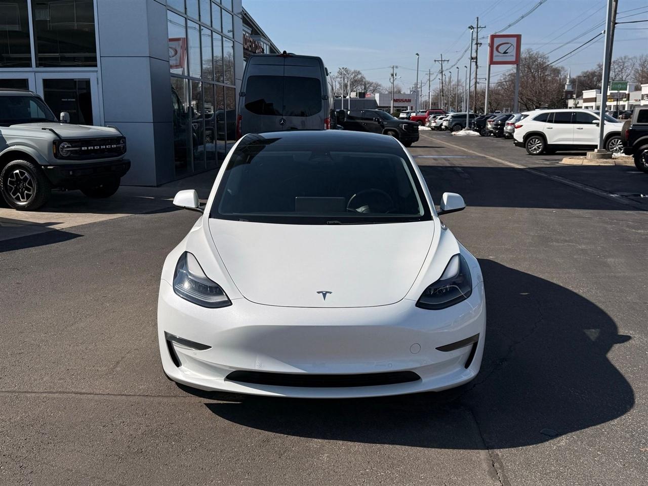 Tesla Model 3  2021