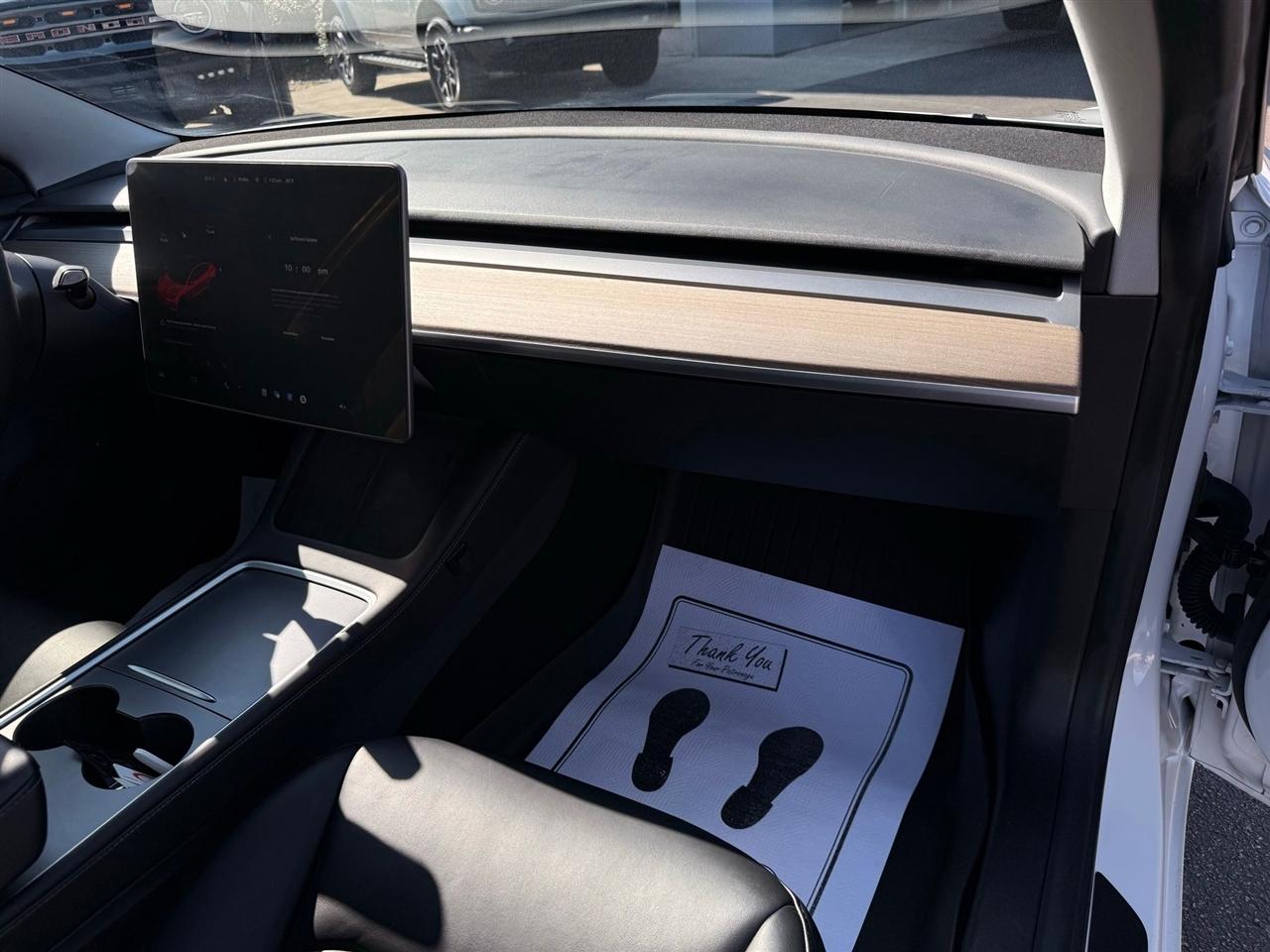 Tesla Model 3  2021